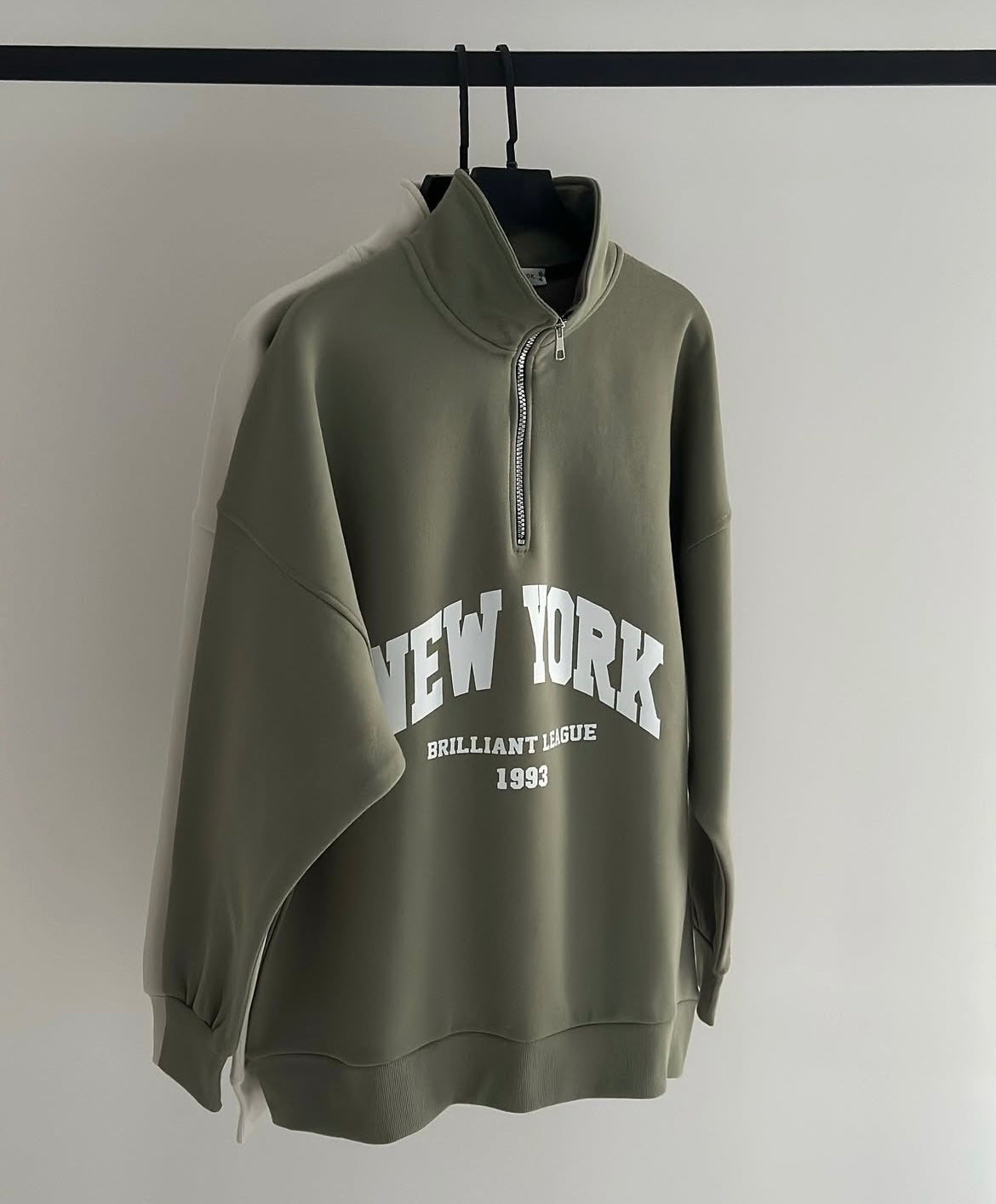 HALF ZIP SWEATSHIRT