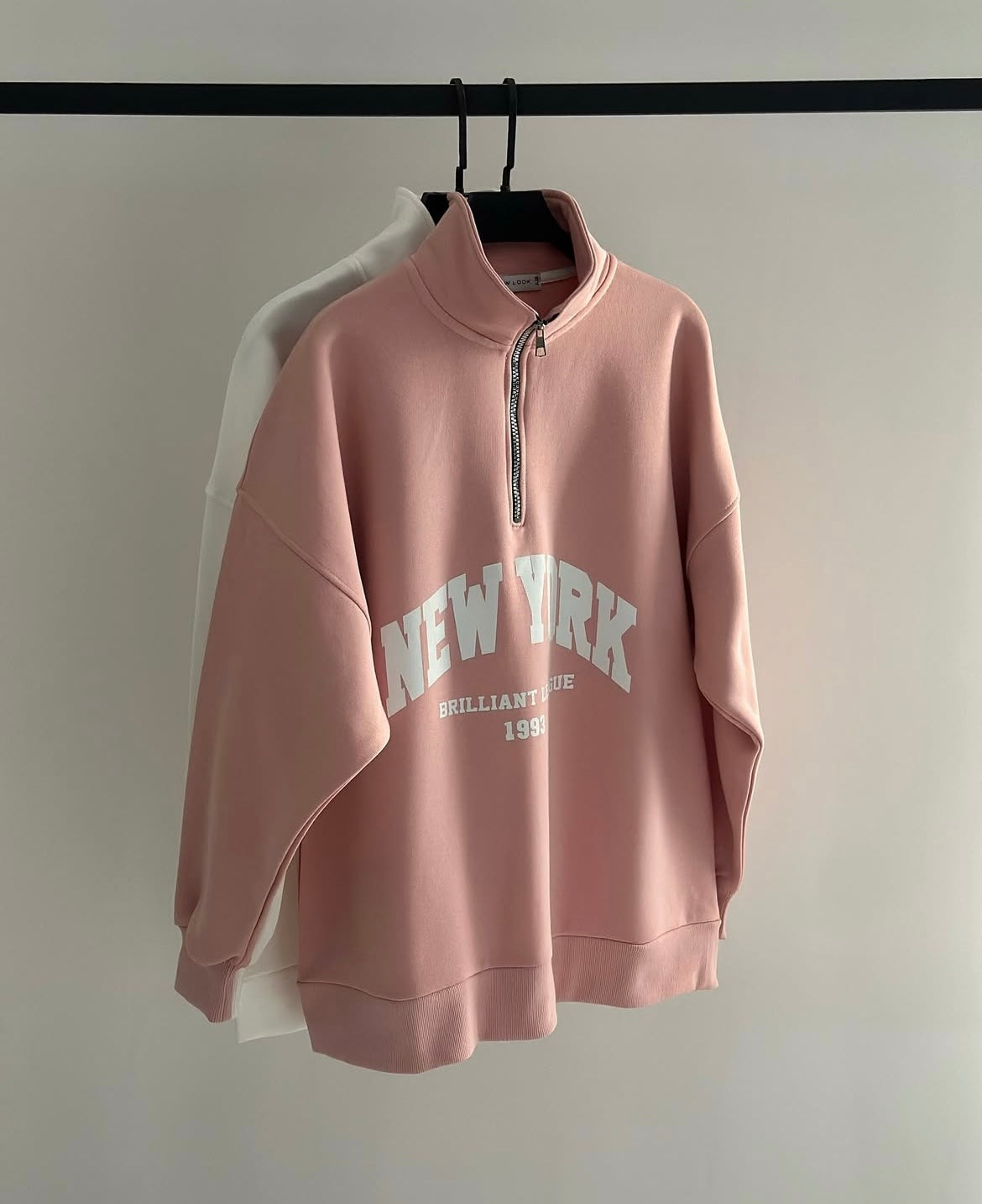 HALF ZIP SWEATSHIRT