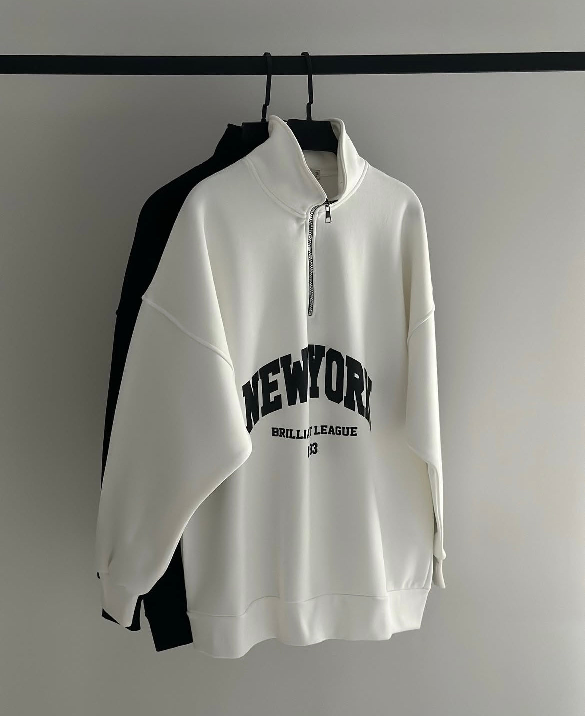 HALF ZIP SWEATSHIRT