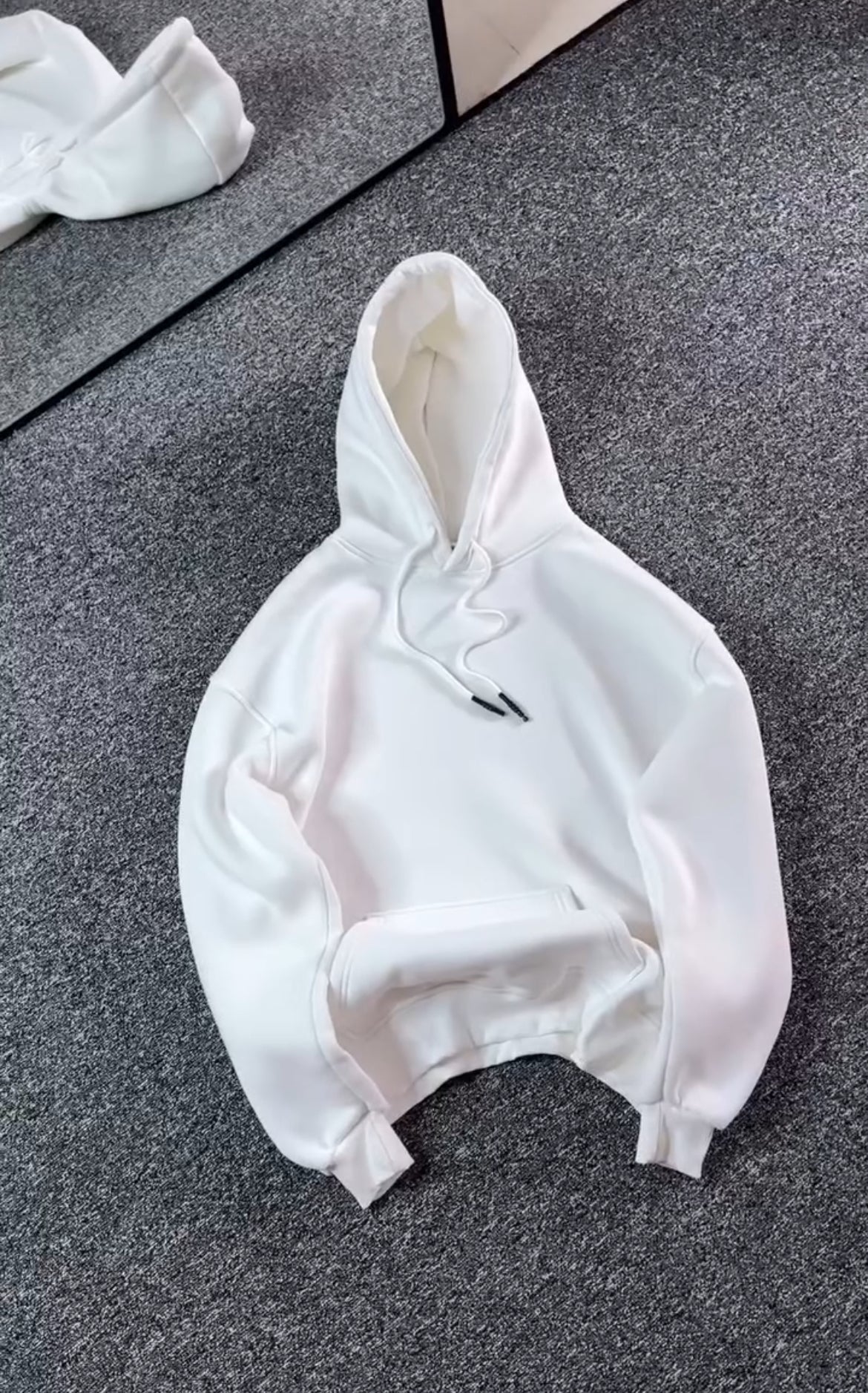 EVERYDAY ESSENTIAL HOODIES