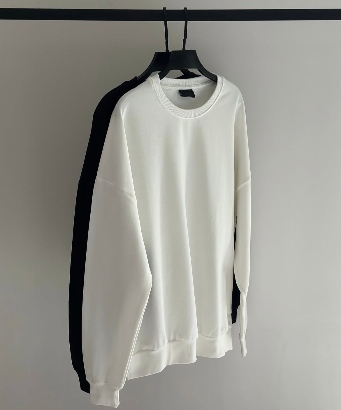 DROP SHOULDER BAGGY FIT SWEATSHIRTS